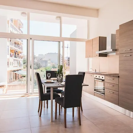 Unique 2bdr Near Sea And Pool In Center! דירה סליאמה