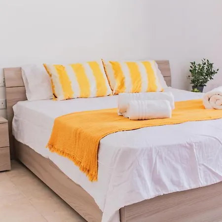 Unique 2bdr Near Sea And Pool In Center! דירה