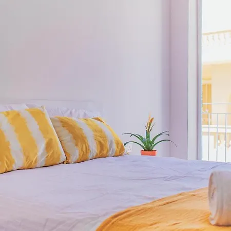 Unique 2bdr Near Sea And Pool In Center! דירה *